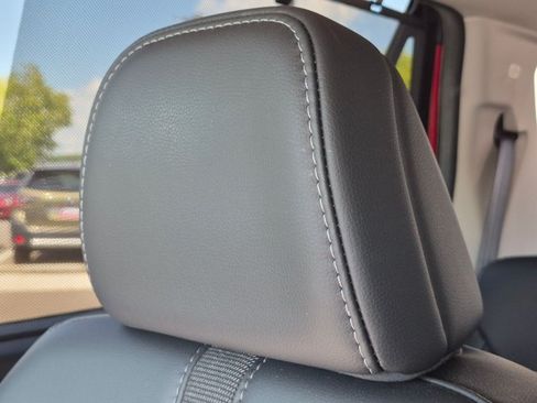 Used 2025 Honda Pilot EX-L image 14