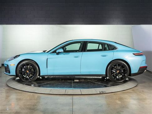 Used 2026 Porsche Panamera RWD image 2