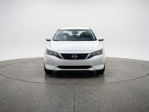 Used 2025 Nissan Sentra SV FWD image 2