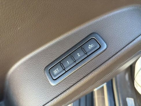 Used 2018 Chevrolet Tahoe Premier AWD/4WD image 26