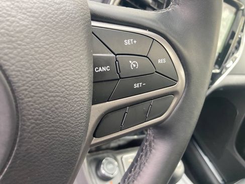 Used 2019 Jeep Cherokee Limited AWD/4WD image 40