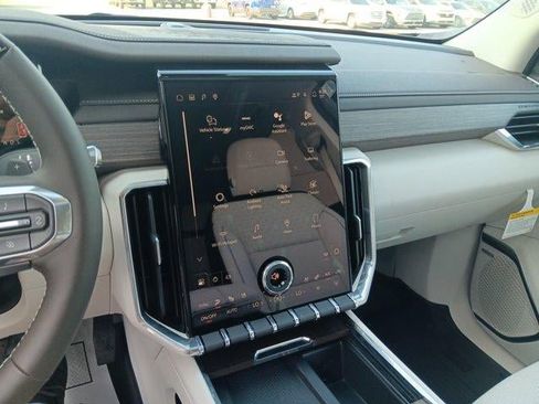 New 2026 GMC Acadia Denali w/ Super Cruise Package FWD image 10