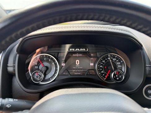 Used 2022 RAM 2500 Laramie AWD/4WD image 18