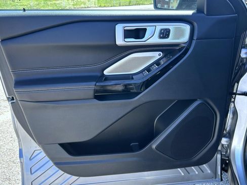 Used 2022 Ford Explorer ST w/ Equipment Group 401A AWD/4WD image 9