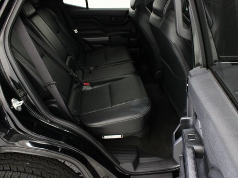 Used 2025 Toyota 4Runner TRD Off-Road Premium w/ Tow Technology Package AWD/4WD image 38