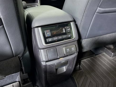 Used 2021 Subaru Ascent Limited w/ Technology Package AWD/4WD image 27
