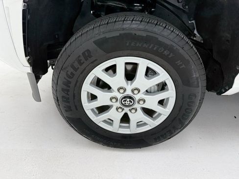 Used 2025 Toyota Tacoma SR5 image 7