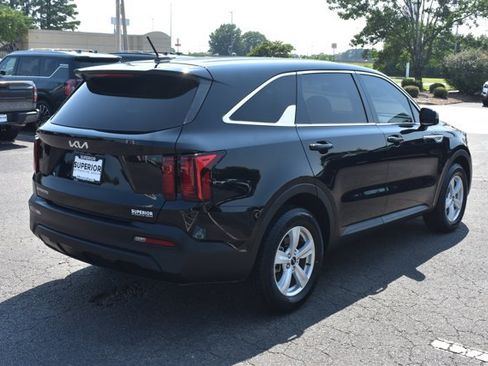 Used 2023 Kia Sorento LX FWD image 5