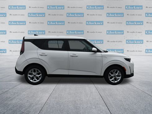 Used 2025 Kia Soul LX FWD image 4