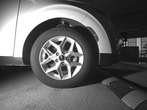 Used 2025 Kia Soul LX w/ LX Technology Package FWD image 13
