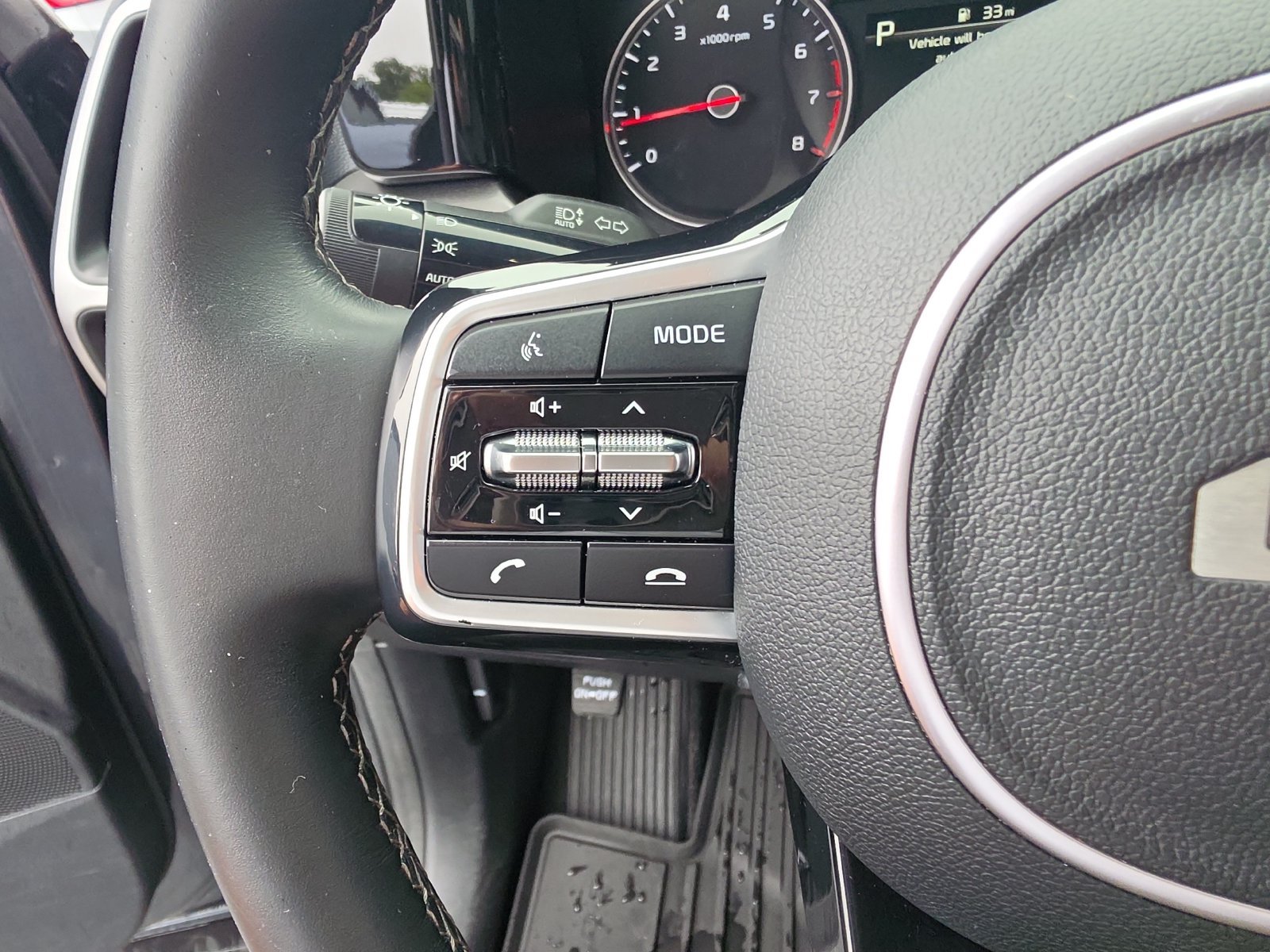 Used 2022 Kia Sorento S w/ Panoramic Sunroof Package FWD image 23