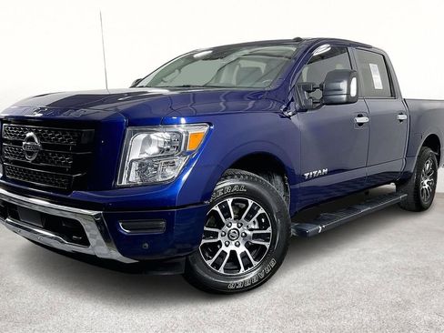 Used 2021 Nissan Titan SV w/ SV Convenience Package image 15