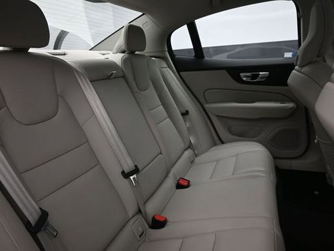 Used 2024 Volvo S60 B5 Ultimate image 32