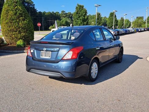 Used 2016 Nissan Versa SV w/ Fog Lights Package FWD image 5