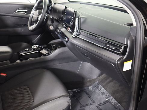 Used 2023 Kia Sportage LX image 21