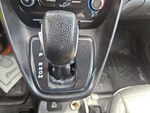 Used 2019 Ford Transit Connect XL FWD image 24