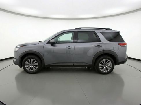 Used 2025 Nissan Pathfinder SV FWD image 5