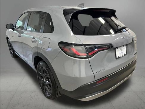Certified 2025 Honda HR-V Sport image 4