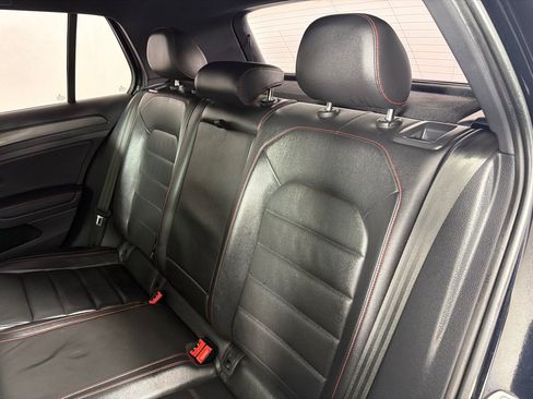 Used 2019 Volkswagen GTI SE FWD image 19