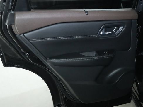 Certified 2023 Nissan Rogue SV w/ SV Premium B Package AWD/4WD image 13