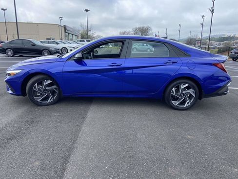 Certified 2025 Hyundai Elantra Sport FWD image 6
