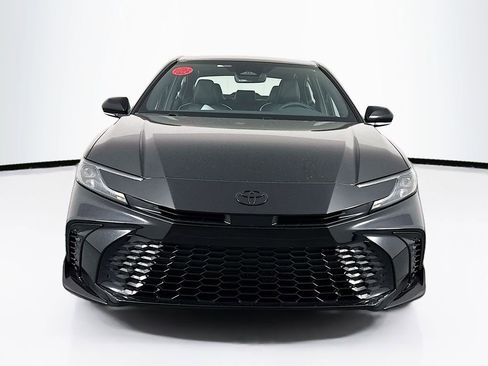 New 2026 Toyota Camry Hybrid image 2