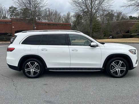 Used 2022 Mercedes-Benz GLS 450 4MATIC image 9