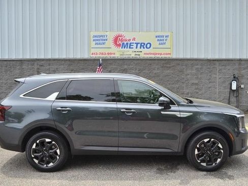 Used 2024 Kia Sorento S AWD/4WD image 9