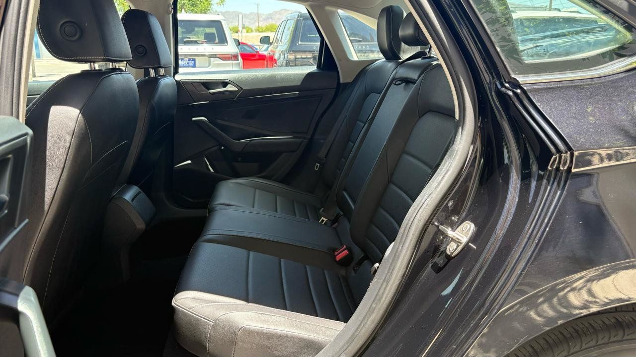 Used 2024 Volkswagen Jetta SE FWD image 23