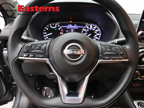 Used 2025 Nissan Sentra SV FWD image 10