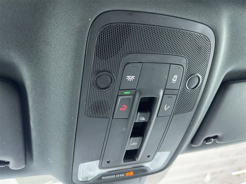 Used 2022 Audi Q3 2.0T Premium image 34