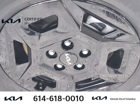 Certified 2025 Kia Carnival image 13