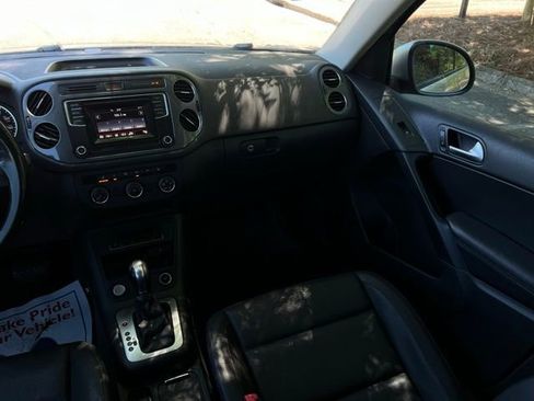 Used 2016 Volkswagen Tiguan S image 26