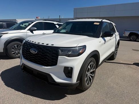 Certified 2025 Ford Explorer ST-Line AWD/4WD image 3
