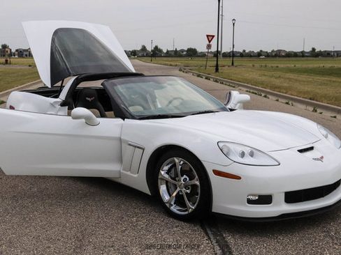 Used 2011 Chevrolet Corvette Grand Sport w/ Preferred Equipment Group RWD image 25