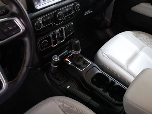 Used 2023 Jeep Wrangler Unlimited Sahara AWD/4WD image 31