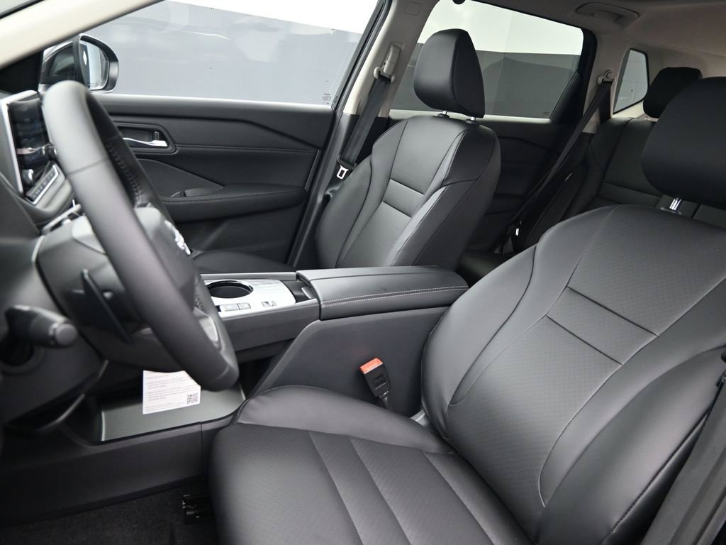 Certified 2026 Nissan Rogue Dark Armor FWD image 19