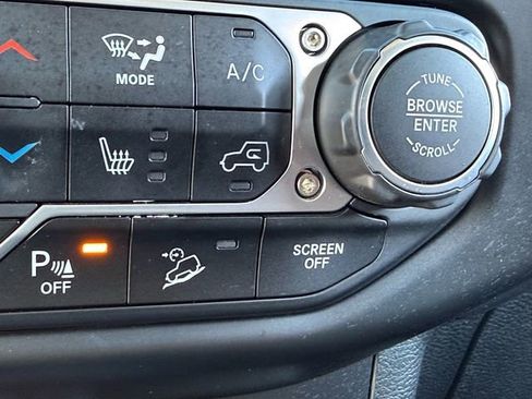 Used 2020 Jeep Wrangler Unlimited Sahara w/ Uconnect 4C Nav & Sound Group image 19