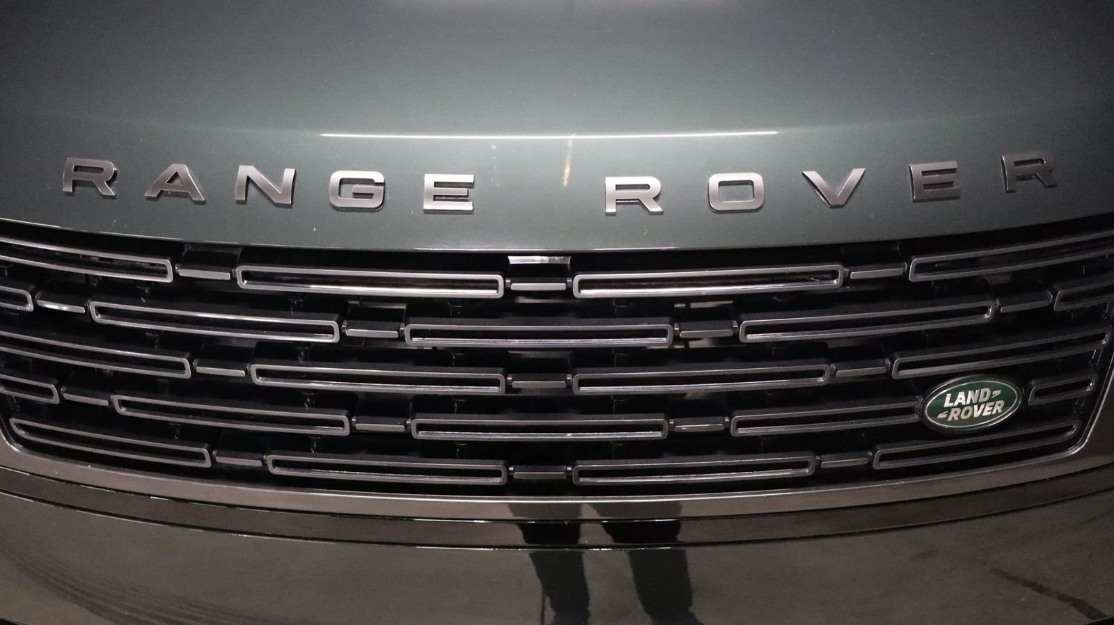 Used 2025 Land Rover Range Rover Long Wheelbase SE AWD/4WD image 19