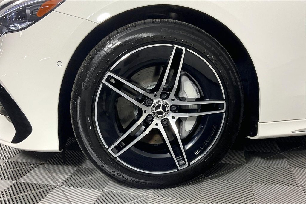 Used 2026 Mercedes-Benz E 350 4MATIC Sedan image 8
