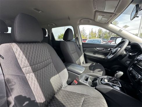 Used 2019 Nissan Rogue SV w/ Premium Package image 34