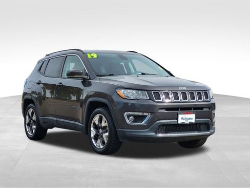 Used 2019 Jeep Compass Limited image 3
