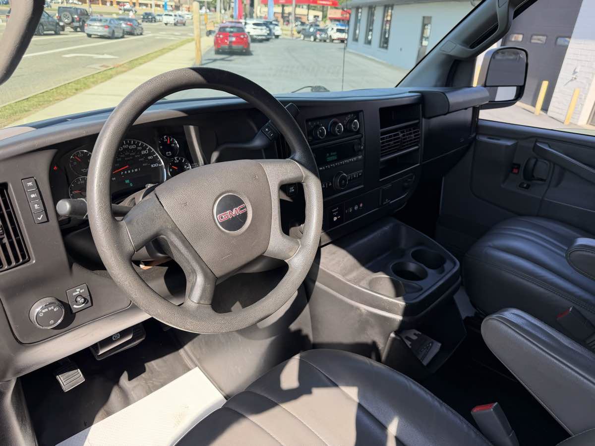 Used 2019 GMC Savana 2500 Extended RWD image 11