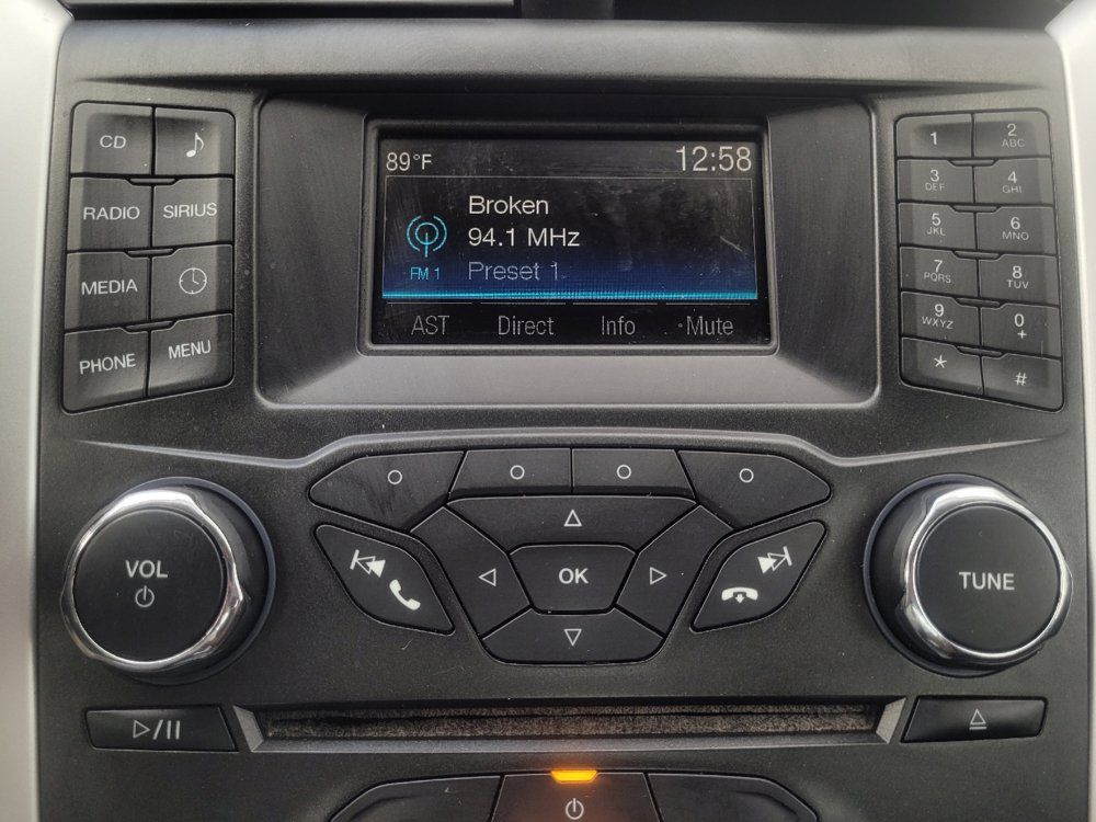 Used 2016 Ford Fusion SE FWD image 25