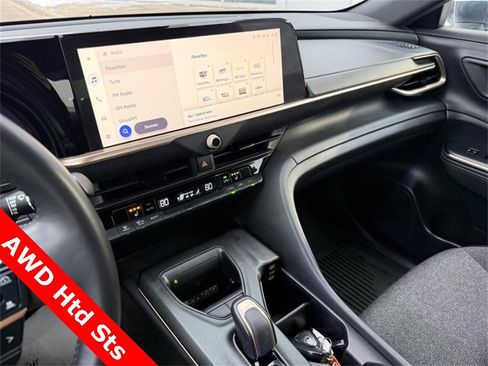 Used 2023 Toyota Crown XLE image 25