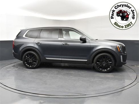 Used 2022 Kia Telluride SX w/ SX Prestige Package image 1