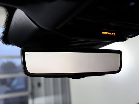 Used 2025 Land Rover Range Rover SE image 26