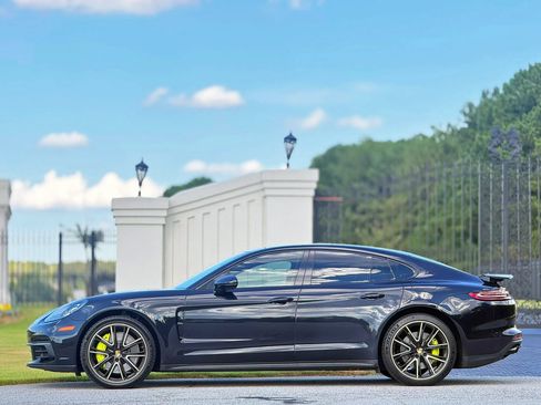 Used 2018 Porsche Panamera 4 AWD/4WD image 11