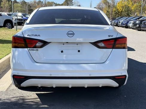 Used 2023 Nissan Altima 2.5 SV image 4