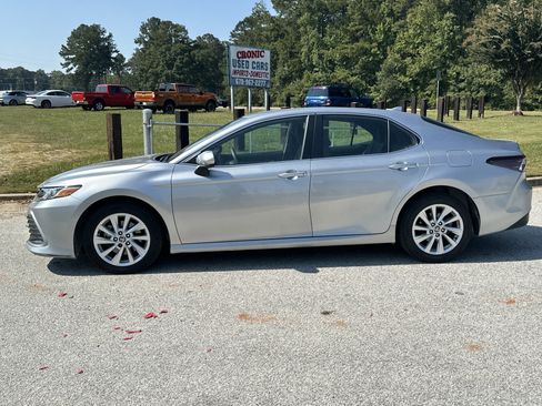 Used 2023 Toyota Camry LE image 8